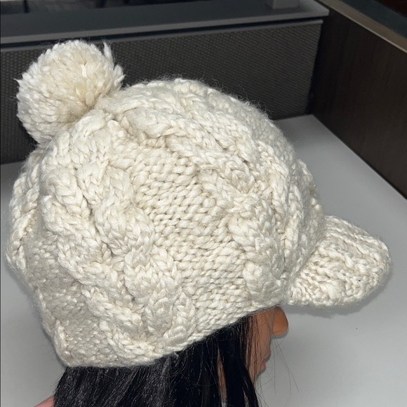 Seirus Innovation Cream Cable Knit Hat main image 13